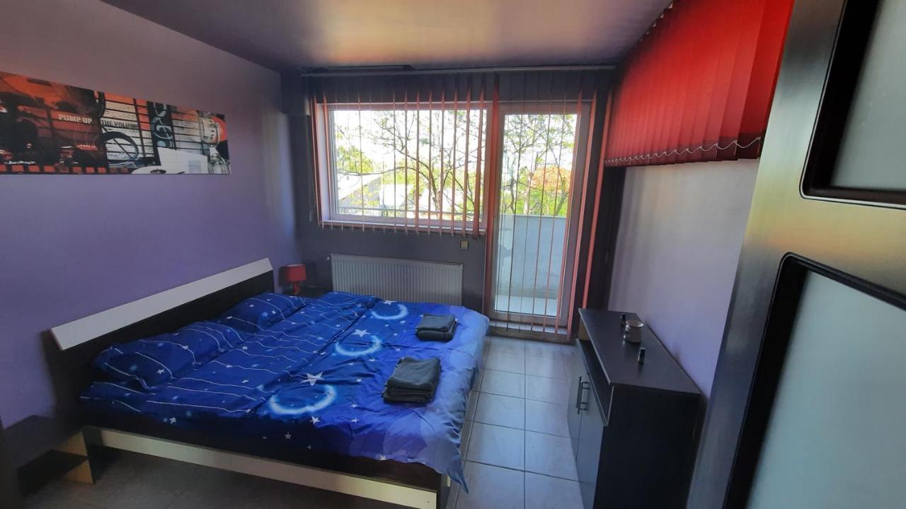 Spacious, Modern Condo In New Villa - Sleeps 6 ブカレスト エクステリア 写真