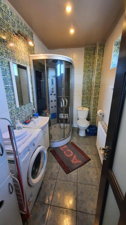 Spacious, Modern Condo In New Villa - Sleeps 6 ブカレスト エクステリア 写真