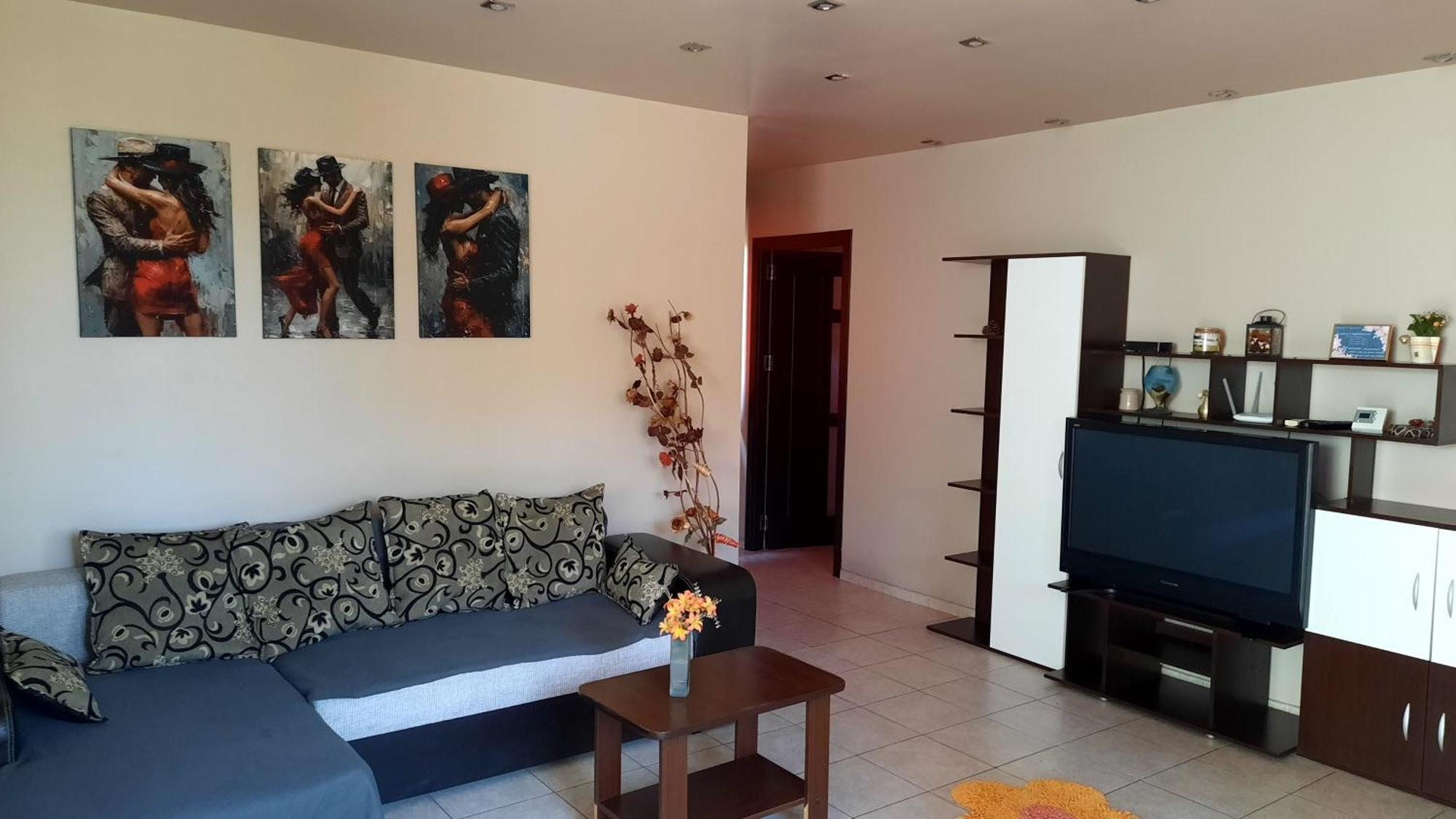 Spacious, Modern Condo In New Villa - Sleeps 6 ブカレスト エクステリア 写真
